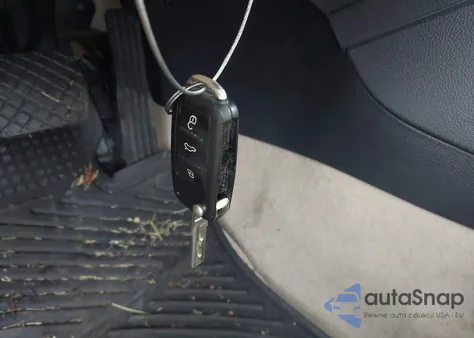 2014 Volkswagen Jetta 1.8T Se z USA, uszkodzony, nr VIN 3VWD17AJ5EM409322